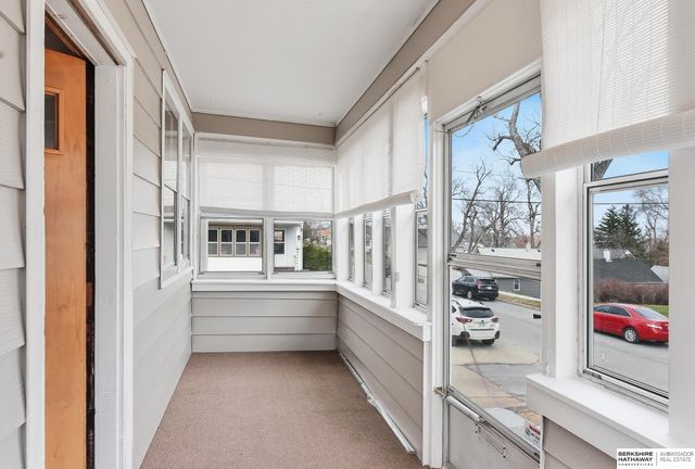 3018 S 30th Street, Omaha, NE 68105