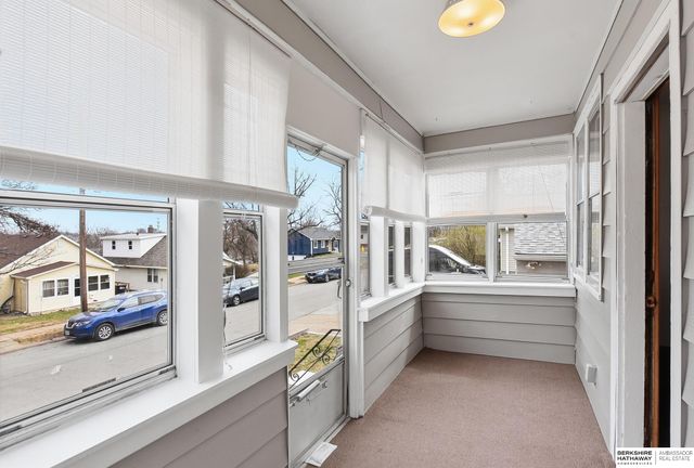 3018 S 30th Street, Omaha, NE 68105