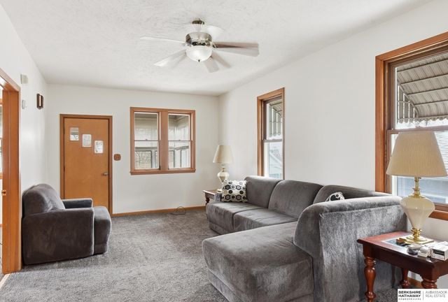 3018 S 30th Street, Omaha, NE 68105