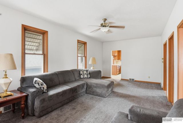 3018 S 30th Street, Omaha, NE 68105