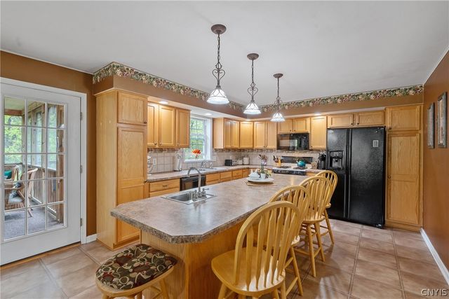 4 Kinderwood Drive, Marcellus, NY 13108