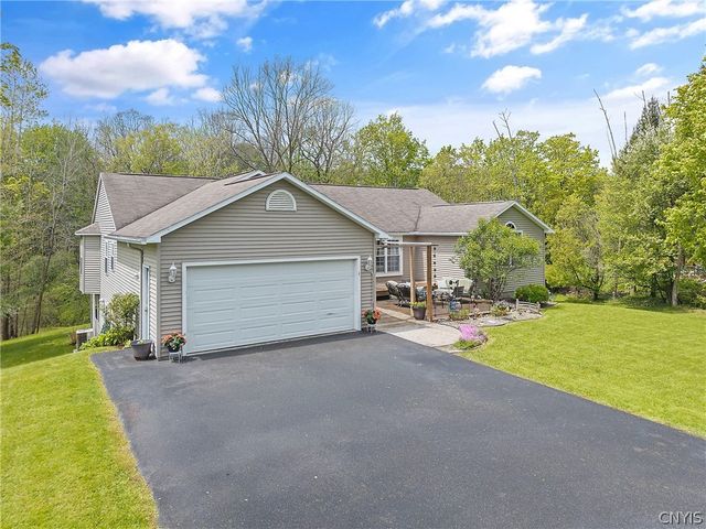 4 Kinderwood Drive, Marcellus, NY 13108