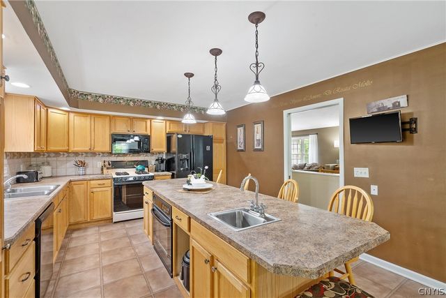 4 Kinderwood Drive, Marcellus, NY 13108