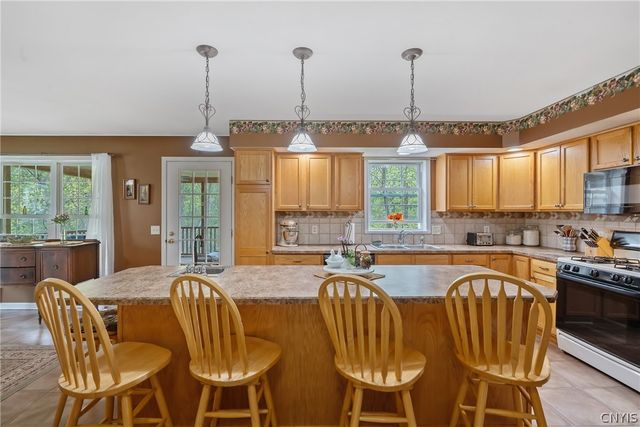 4 Kinderwood Drive, Marcellus, NY 13108