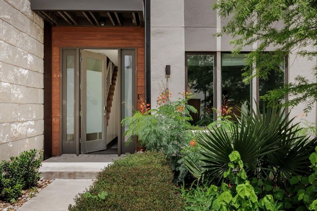3100 Menchaca RD 11, Austin, TX 78704