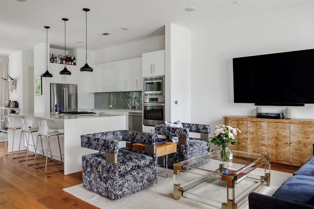 3100 Menchaca RD 11, Austin, TX 78704