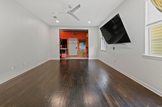 1031 S 16th St, Baton Rouge, LA 70802
