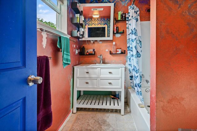 1031 S 16th St, Baton Rouge, LA 70802