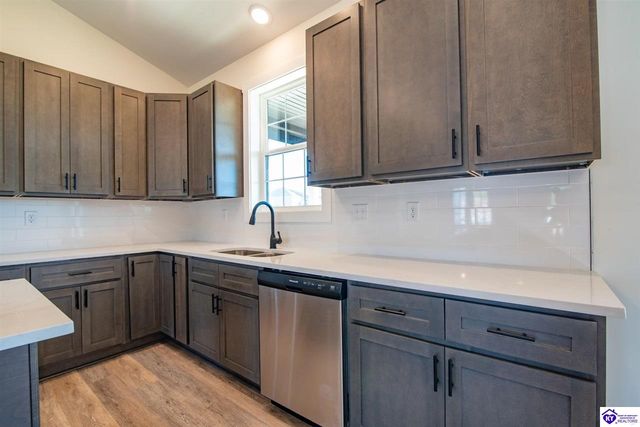 239 Sangria Ct, Vine Grove, KY 40175
