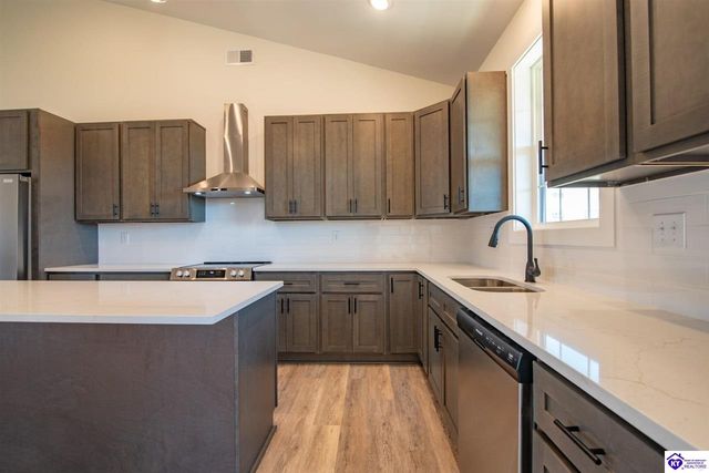 239 Sangria Ct, Vine Grove, KY 40175