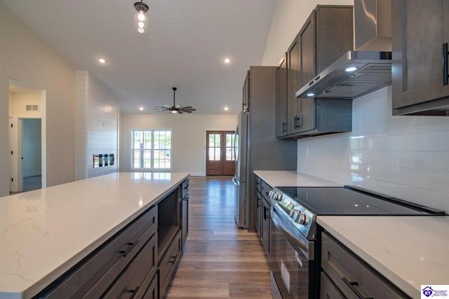 239 Sangria Ct, Vine Grove, KY 40175