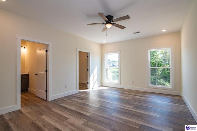239 Sangria Ct, Vine Grove, KY 40175