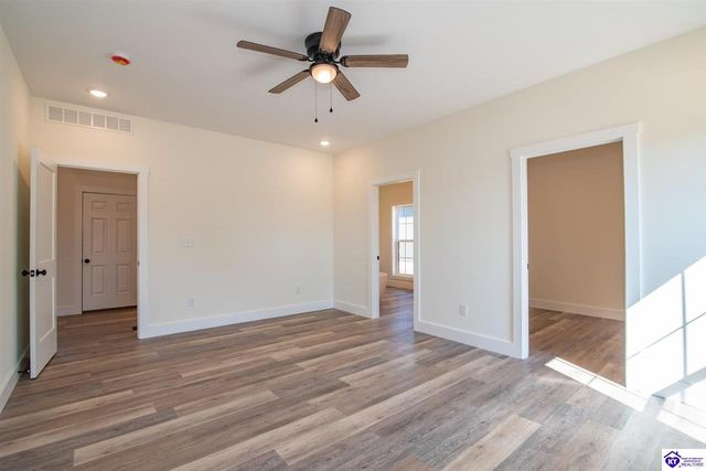 239 Sangria Ct, Vine Grove, KY 40175