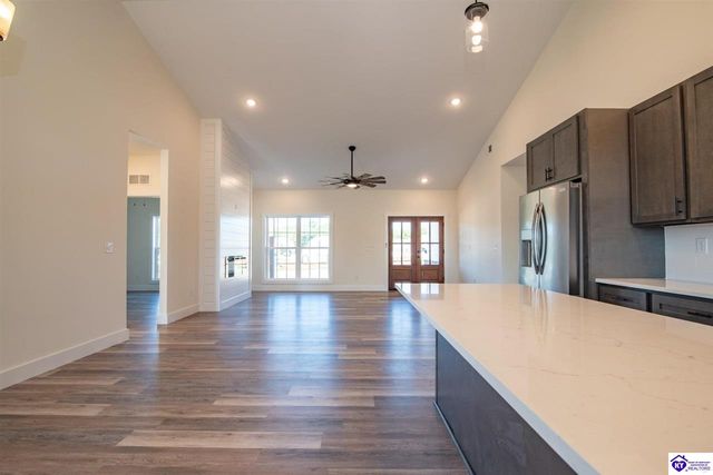 239 Sangria Ct, Vine Grove, KY 40175