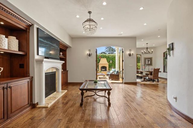 7964 Prospect Place, La Jolla, CA 92037