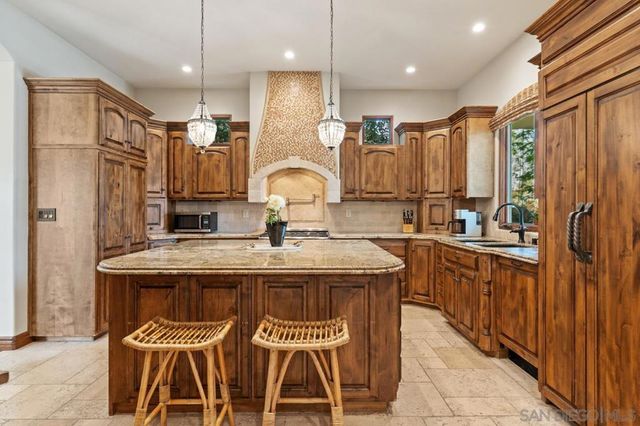 7964 Prospect Place, La Jolla, CA 92037