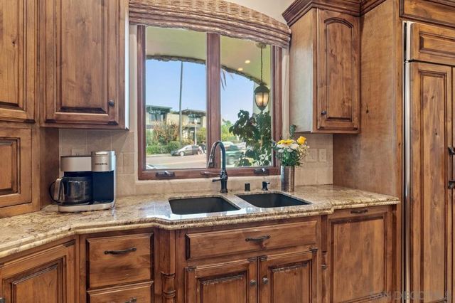 7964 Prospect Place, La Jolla, CA 92037