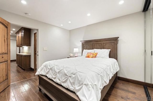 7964 Prospect Place, La Jolla, CA 92037