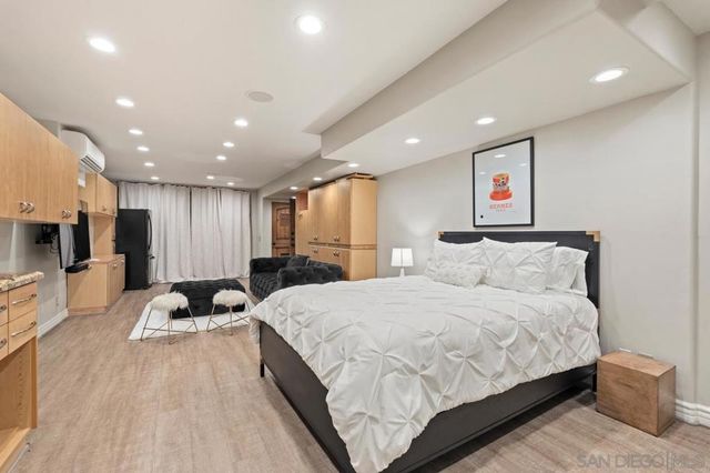 7964 Prospect Place, La Jolla, CA 92037