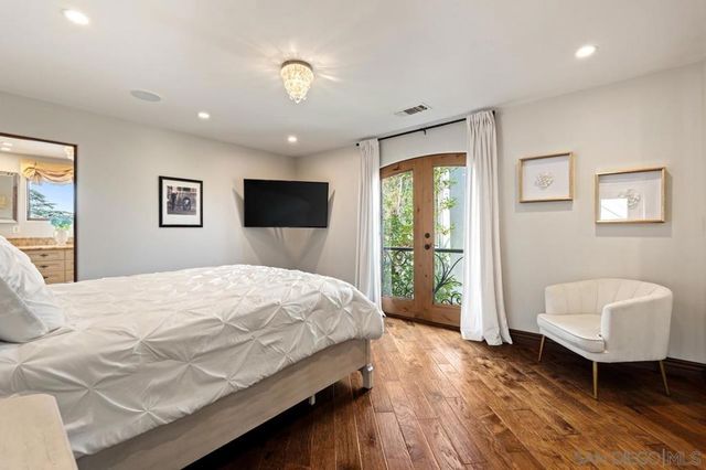 7964 Prospect Place, La Jolla, CA 92037