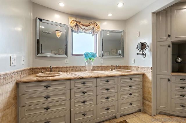 7964 Prospect Place, La Jolla, CA 92037