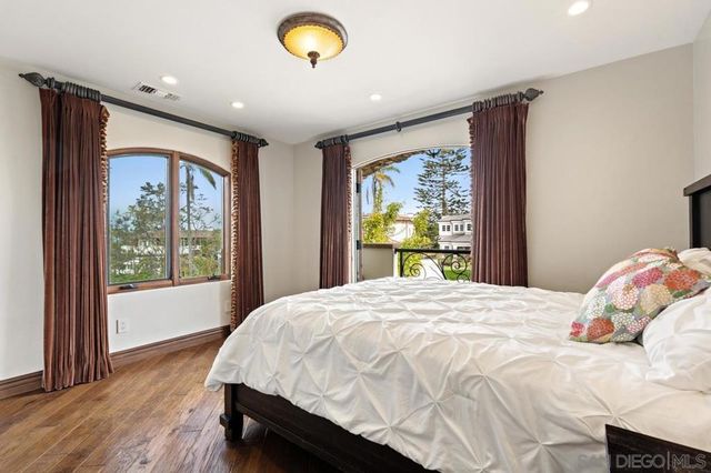 7964 Prospect Place, La Jolla, CA 92037