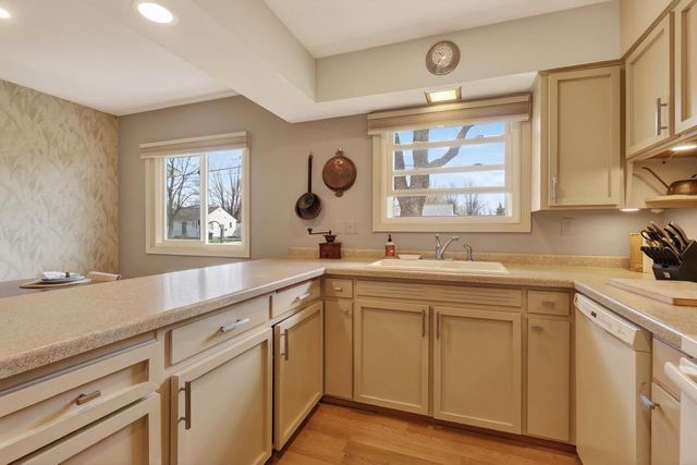 910 16TH STREET SOUTH, Wisconsin Rapids, WI 54494