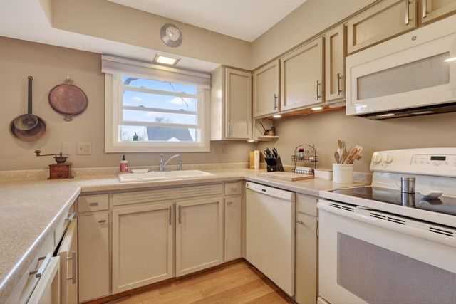 910 16TH STREET SOUTH, Wisconsin Rapids, WI 54494