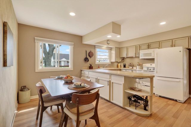 910 16TH STREET SOUTH, Wisconsin Rapids, WI 54494