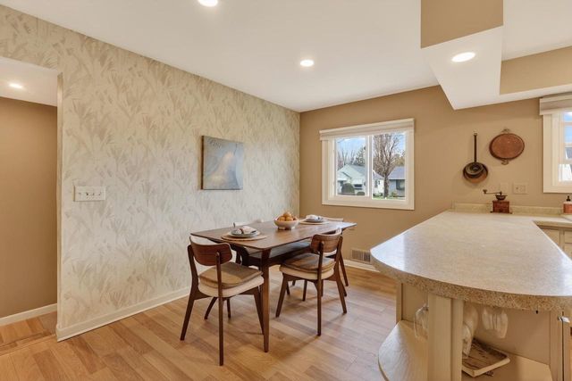 910 16TH STREET SOUTH, Wisconsin Rapids, WI 54494