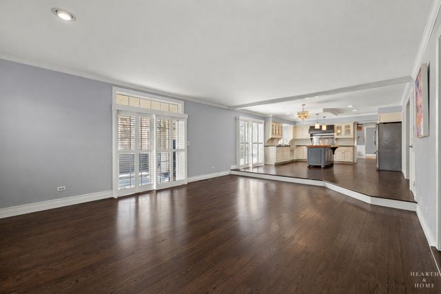 657 Old Westbury Road, Crystal Lake, IL 60012