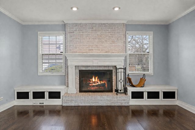 657 Old Westbury Road, Crystal Lake, IL 60012