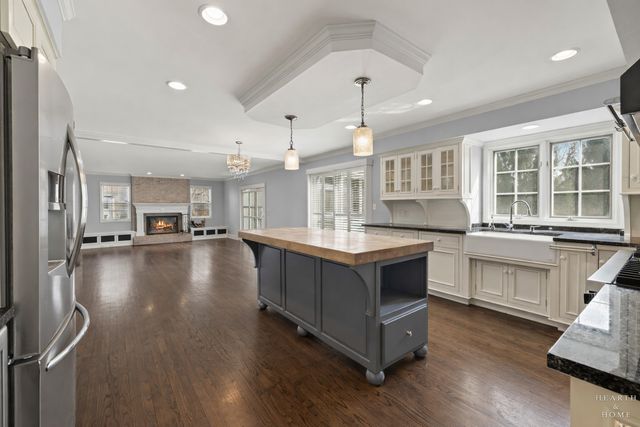 657 Old Westbury Road, Crystal Lake, IL 60012