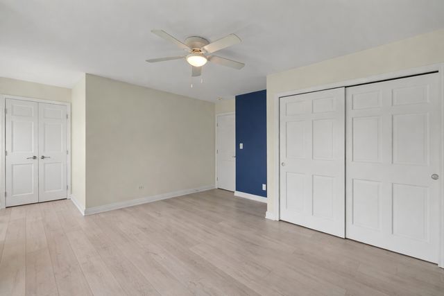 657 Old Westbury Road, Crystal Lake, IL 60012