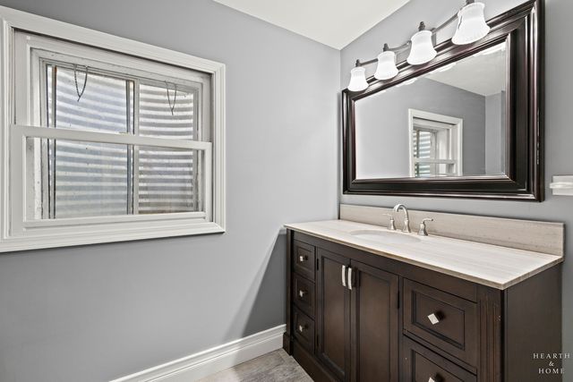 657 Old Westbury Road, Crystal Lake, IL 60012