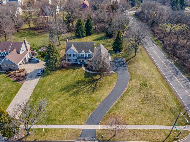 657 Old Westbury Road, Crystal Lake, IL 60012