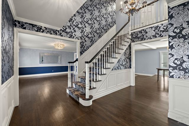 657 Old Westbury Road, Crystal Lake, IL 60012