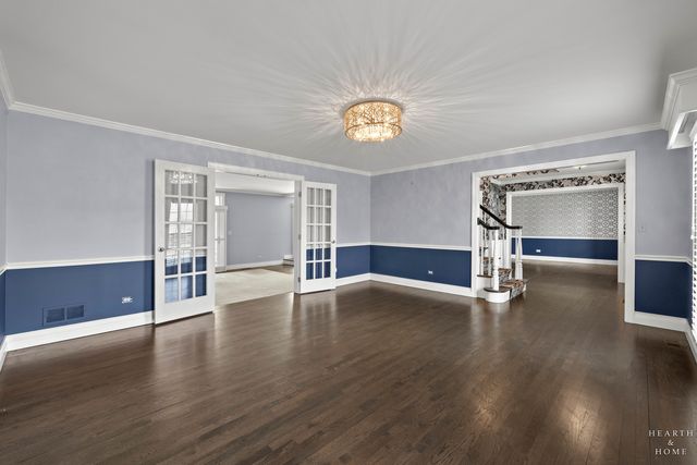 657 Old Westbury Road, Crystal Lake, IL 60012