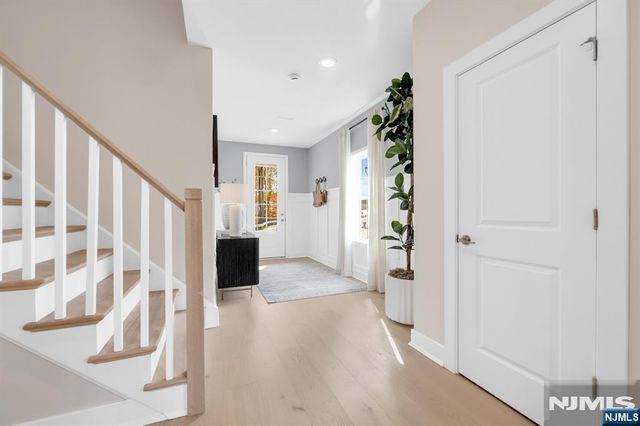 14 Belmont Place, Oakland, NJ 07436
