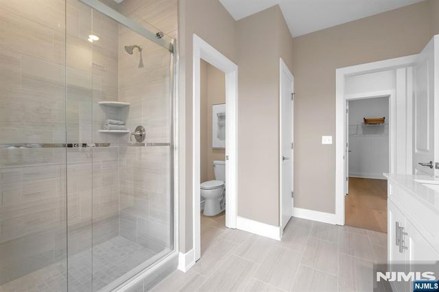 14 Belmont Place, Oakland, NJ 07436