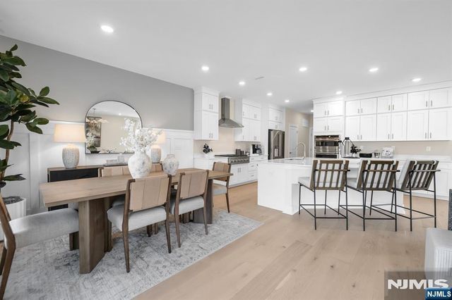 14 Belmont Place, Oakland, NJ 07436
