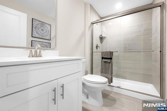 14 Belmont Place, Oakland, NJ 07436