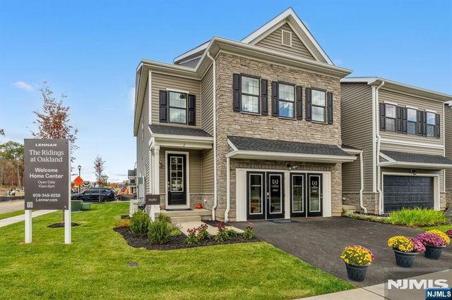 14 Belmont Place, Oakland, NJ 07436