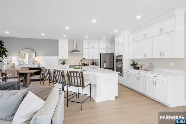 14 Belmont Place, Oakland, NJ 07436