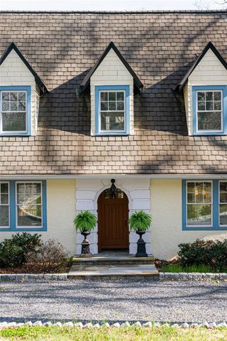 40 Forest Road, Asheville, NC 28803