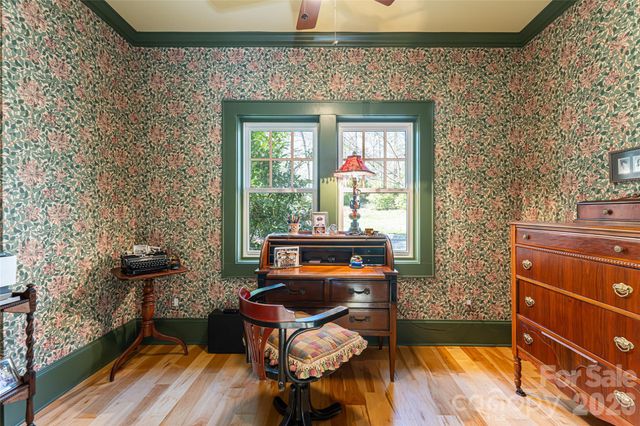 40 Forest Road, Asheville, NC 28803