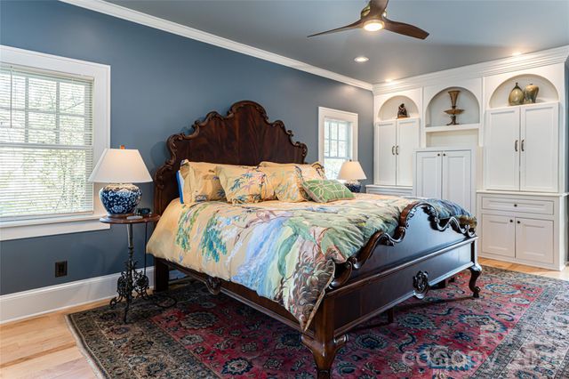 40 Forest Road, Asheville, NC 28803