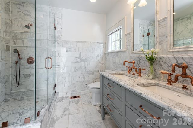 40 Forest Road, Asheville, NC 28803