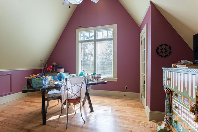 40 Forest Road, Asheville, NC 28803
