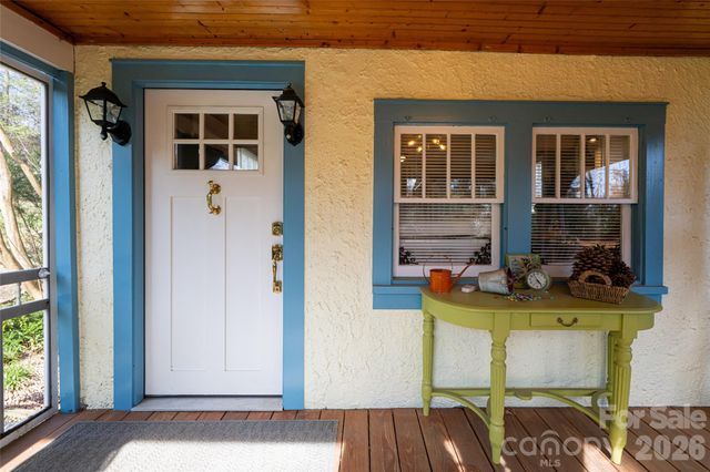40 Forest Road, Asheville, NC 28803